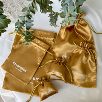 CH Sac à bijoux de luxe en satin de soie doux avec logo personnalisé Sac à cordon en satin d'or Extensions de perruque de cheveux Pochette d'emballage cadeau
