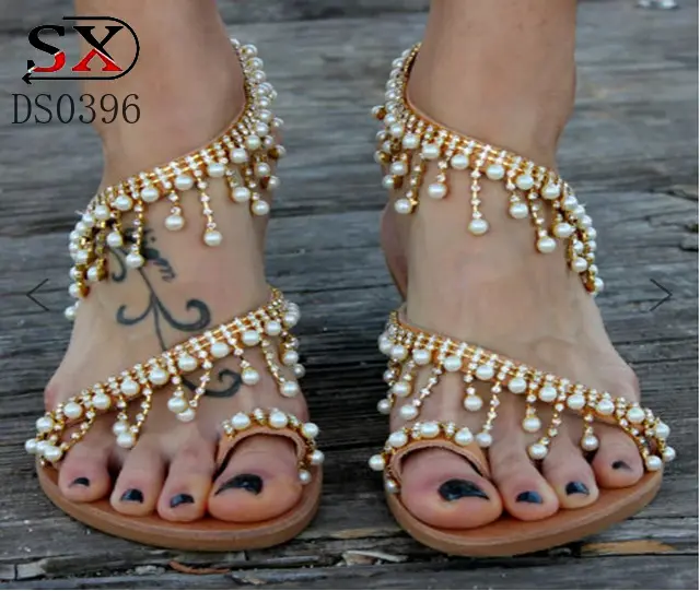 Wanita Sandal Desain Baru Hip Jatuh Musim Panas Sepatu Flat PEARL BEACH String Bead Sandal Wanita Sandal Kasual Ukuran 35 -43