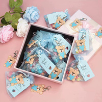 Porte-clés pendentif en résine souple écologique moulée par injection, motif petit ours de dessin animé avec cœur bleu, fermoir mousqueton, accessoire cadeau