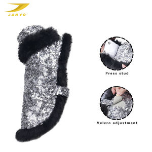Manteau de luxe en gros pour chien avec <span class=keywords><strong>sequins</strong></span> argentés et bordure en fausse fourrure noire douce, tenue de fête scintillante, veste tendance pour animaux de compagnie - Product Image 6