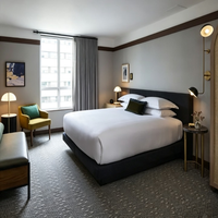 Ensemble de mobilier de chambre double king-size moderne et personnalisé pour hôtel et appartement, avec tête de lit capitonnée modulaire, sommier et table de chevet, pour FF&E hôtelier