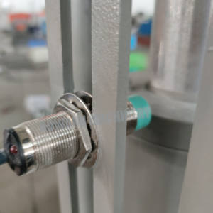 เครื่องทำแผงเหล็กติดหลังคาแบบยืนล็อคในตัวเองอัตโนมัติใช้สำหรับอุตสาหกรรมกระเบื้องเกียร์เครื่องยนต์ - Product Image 5