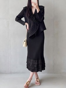 PY 2026 Style Officiel Miyake Haut Plissé Uni à Col Rond + Jupe Superposée Tenue Professionnelle pour Femme 100% Polyester Vêtements en Gros - Product Image 4