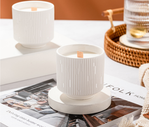 Bougie parfumée à la cire de soja à mèche en bois, parfum durable, luxe, pot en céramique météore, décoration de la maison, cadeaux de vacances - Product Image 3