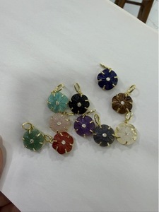 Collier exquis en cuivre de style punk, orné de fleurs en pierres précieuses colorées en 3D, idéal pour les filles avec une jupe - Product Image 3