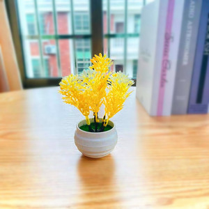 Plantes artificielles en pot Qi Xing, fleurs en plastique de 14 cm, forme de cloche, décoration de bureau, fabriqué en Chine - Product Image 3