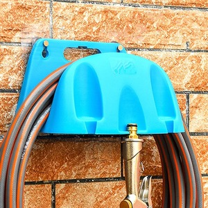 Support mural moderne en plastique pour tuyau d'arrosage, organisateur multifonctionnel d'outils de jardinage pour l'irrigation et l'arrosage des fleurs - Product Image 4