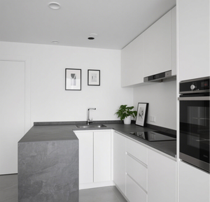 Armoires de cuisine intelligentes en laque à panneaux plats, design moderne modulaire personnalisé, îlot de cuisine avec four et réfrigérateur intégrés - Product Image 4