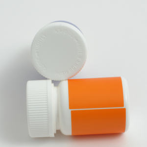 Cannacoast Bouteille de pot en plastique Bouteille résistante aux enfants Bouteille en plastique médicale pour gommes de chanvre Étiquette de logo personnalisée - Product Image 5