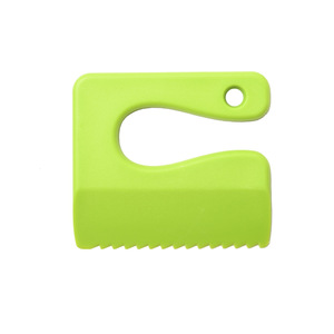 Cuchillo de plástico verde para frutas para niños pequeños, juguete de corte seguro, 10 cm de longitud, herramienta de juego de cocina unisex para educación temprana - Product Image 1