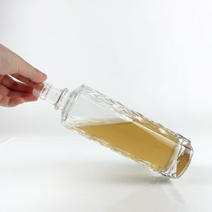 Botella <span class=keywords><strong>de</strong></span> vidrio cilíndrica <span class=keywords><strong>de</strong></span> 500ml con <span class=keywords><strong>patrón</strong></span> en forma <span class=keywords><strong>de</strong></span> diamante en relieve - Product Image 3