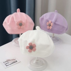 Béret pour bébé style peintre français, bonnet tricoté avec fleur 3D pour filles, idéal pour la photographie, vente en gros - Product Image 2