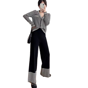 Completo in Maglia Elegante Slim Fit: <span class=keywords><strong>Cardigan</strong></span> <span class=keywords><strong>Pied</strong></span>-<span class=keywords><strong>de</strong></span>-<span class=keywords><strong>Poule</strong></span> e Pantaloni a Vita Alta - Vendita all'Ingrosso - Product Image 1