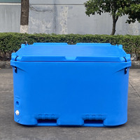Glacière portable rotomoulée en PE de 1000 L, robuste et moderne, avec isolation thermique, pour le transport de fruits de mer, aliments et canettes, modèle Letter Cans