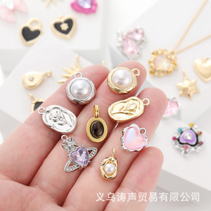Pendentifs en alliage de strass en forme de cœur, zircone cubique, accessoires de bijoux DIY pour colliers et bracelets, style frais et doux - Product Image 2