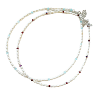 Collier ras-de-cou géométrique de haute qualité avec petites perles de riz d'eau douce et perles de verre colorées, fermoir en filigrane plaqué or 14 carats