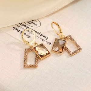 Colección Otoño Invierno, Pendientes de Aro Coreanos con Cristales Color Café y Diamantes, Pendientes de Aro Modernos y Elegantes - Product Image 3