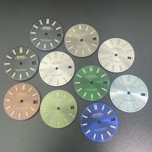 Componenti per Modifica Orologi: Quadrante Sunburst in Lega di Rame da 28,5 mm con Indici a Barra Quadrata e Luminescenza Verde, Compatibile con Movimenti NH35/36 - Product Image 1