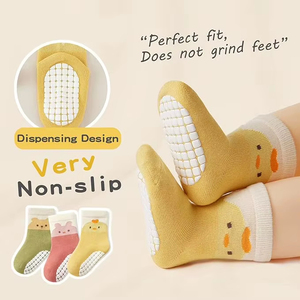 <span class=keywords><strong>Chaussettes</strong></span> antidérapantes sans couture pour bébés et tout-petits, avec grip, motif ours de dessin animé, en coton, longueur mi-mollet, vente en gros OEM - Product Image 4