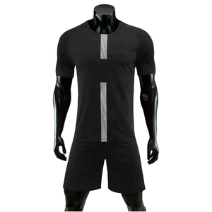 Conjuntos de camisetas de fútbol lisas personalizadas, uniforme de fútbol de poliéster ligero transpirable para hombres, adultos y niños - Product Image 1