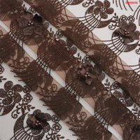 Luxe élégant perlé blanc mariée broderie dentelle français maille avec 3d fleurs Tulle dentelle tissu pour robe de soirée de mariage