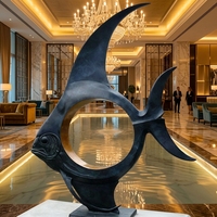 Statue de poisson Koi en bronze moulé à la cire perdue sur mesure - Sculpture aquatique sur mesure pour les intérieurs de luxe, les hôtels et les jardins, sculpture en bronze