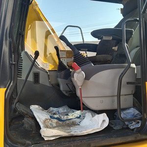 Excavatrice Komatsu PC130 d'occasion de 13 tonnes, moteur Cummins, pompe hydraulique Kawasaki, moteur d'origine japonaise, 0-2000 heures, 90% neuve - Product Image 6