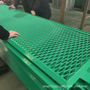 Diamond Guardrail Mesh 0.8*3 Meters Dark Green Highway Protection Isolation <b>Net</b> Low Carbon Steel <b>Wire</b> - Product Image 4