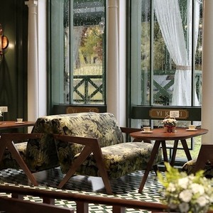 Conjunto de Mesa y Sillas de Comedor de Madera Maciza Estilo Retro Occidental, Estilo South Seas, Personalizable para Cafetería o Tienda de Té <span class=keywords><strong>con</strong></span> Leche - Product Image 4