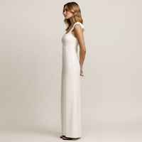 Robe longue Nina OEM ODM personnalisée grande taille en satin rose, coupe trapèze classique, taille empire, col carré, bretelles à nœud papillon, pour demoiselle d'honneur