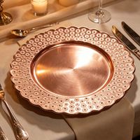 Assiette de présentation en plastique PP durable de 13 pouces, motif floral festonné doré, pour événements de mariage, nouvelle décoration