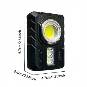 Lampe torche porte-clés d'extérieur, lumière LED compacte de 6,7 cm pour le camping et la randonnée - Product Image 1