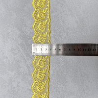 Dentelle brodée en polyester 16 couleurs Fleur en relief écologique de 4cm pour la décoration intérieure Vêtements doux