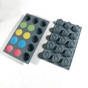 Moule de cuisson en silicone rose de qualité alimentaire TangChu à démoulage facile, idéal pour les cupcakes DIY, les savons, les bougies et les cadeaux romantiques faits main - Product Image 1