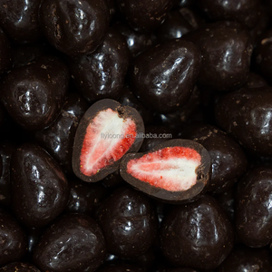 Vente en gros d'usine : Fraises lyophilisées enrobées de chocolat noir 100% naturel, collation sucrée de haute qualité à <span class=keywords><strong>prix</strong></span> compétitif - Product Image 1