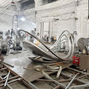 Sculpture 3D personnalisée en acier inoxydable, style antique abstrait, représentant un espace urbain, une villa en bord de mer, une art Paysagère Moderne pour l'extérieur (LL329) - Product Image 6