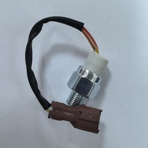 Interruptor de luz de reversa 8-98180973-0 para vehículos Isuzu, pieza de repuesto nueva - Product Image 4