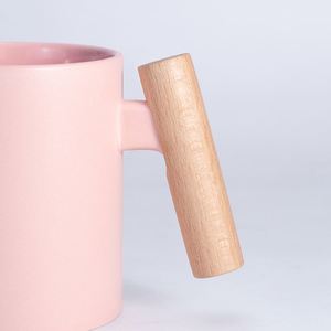 Taza de Cerámica Moderna con Forma Circular Personalizada para Sublimación, 325 ml, Asa de Madera, M19 - Product Image 3