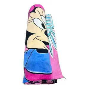 Toalla de Baño Infantil Minnie, 100% Algodón, Personajes Estampados, Rectangular, para Uso en el Baño del Hogar - Product Image 1