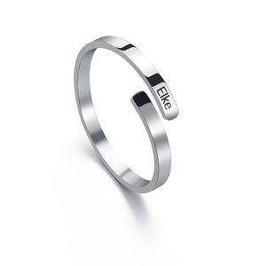 Anillos de Pareja Personalizados con Nombre Grabado, Anillos Ajustables de Acero Inoxidable en Oro y Plata, Anillo Liso Moderno, Joyería Unisex - Product Image 2