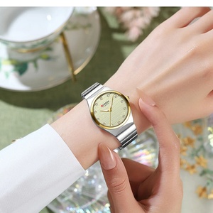 Montres à quartz pour femmes CURREN 9110, luxe minimaliste avec accents en strass et aiguilles lumineuses, élégantes en acier inoxydable - Product Image 6