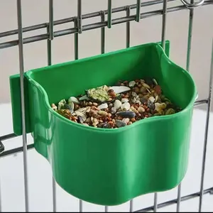 Nouvelle conception de bols suspendus pour l'alimentation des perroquets, coupelles en plastique pour l'eau, mangeoires pour <span class=keywords><strong>oiseaux</strong></span>, boîtes à nourriture, auge - Product Image 1