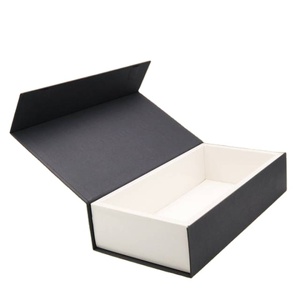 El fabricante ODM OEM tiene inventario que acepta imágenes vectoriales personalizadas, bolsas <span class=keywords><strong>de</strong></span> <span class=keywords><strong>papel</strong></span> <span class=keywords><strong>Kraft</strong></span> <span class=keywords><strong>de</strong></span> alta calidad para embalaje <span class=keywords><strong>de</strong></span> ropa y zapatos - Product Image 4