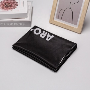 Bolsa <span class=keywords><strong>de</strong></span> satén plegable <span class=keywords><strong>de</strong></span> lujo personalizada para maquillaje cosmético, bolsa <span class=keywords><strong>de</strong></span> satén para sobres, bolsas <span class=keywords><strong>de</strong></span> embalaje <span class=keywords><strong>de</strong></span> <span class=keywords><strong>ropa</strong></span> <span class=keywords><strong>de</strong></span> satén, bolsa para el polvo - Product Image 5