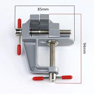 Petit étau industriel transfrontalier Mini <span class=keywords><strong>établi</strong></span> Étau de table multifonctionnel à usage intensif Étau plat à mâchoire dentelée en alliage <span class=keywords><strong>d</strong></span>'aluminium - Product Image 4