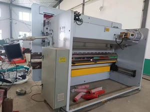 Piegatrice Idraulica CNC per Lamiera WC67Y-63 Tonnellate/2500mm e 40 Tonnellate/2000mm - Product Image 5