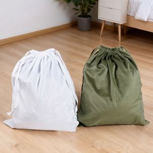 Sac cadeau en satin couleur authentique avec logo personnalisé, pochette à bijoux imprimée en sérigraphie et sac en coton à cordon - Product Image 2
