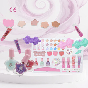 Vente en gros <span class=keywords><strong>de</strong></span> kit <span class=keywords><strong>de</strong></span> cosmétiques portables lavables non toxiques Little Horse avec logo personnalisé/étiquetage <span class=keywords><strong>de</strong></span> motifs kits <span class=keywords><strong>de</strong></span> <span class=keywords><strong>maquillage</strong></span> <span class=keywords><strong>pour</strong></span> filles - Product Image 5