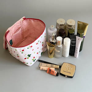 Sac de maquillage pour femmes de haute qualité durable, pochette à fermeture éclair, logo imprimé, utilisation quotidienne, trousses de toilette, logo brodé pour femmes - Product Image 1