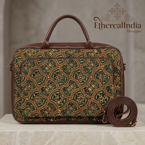 Bolso para portátil Ajrakh con estampado de bloques, verde, de algodón, bolso de oficina, estilo étnico bohemio, bolso de trabajo con correa. - Product Image 5